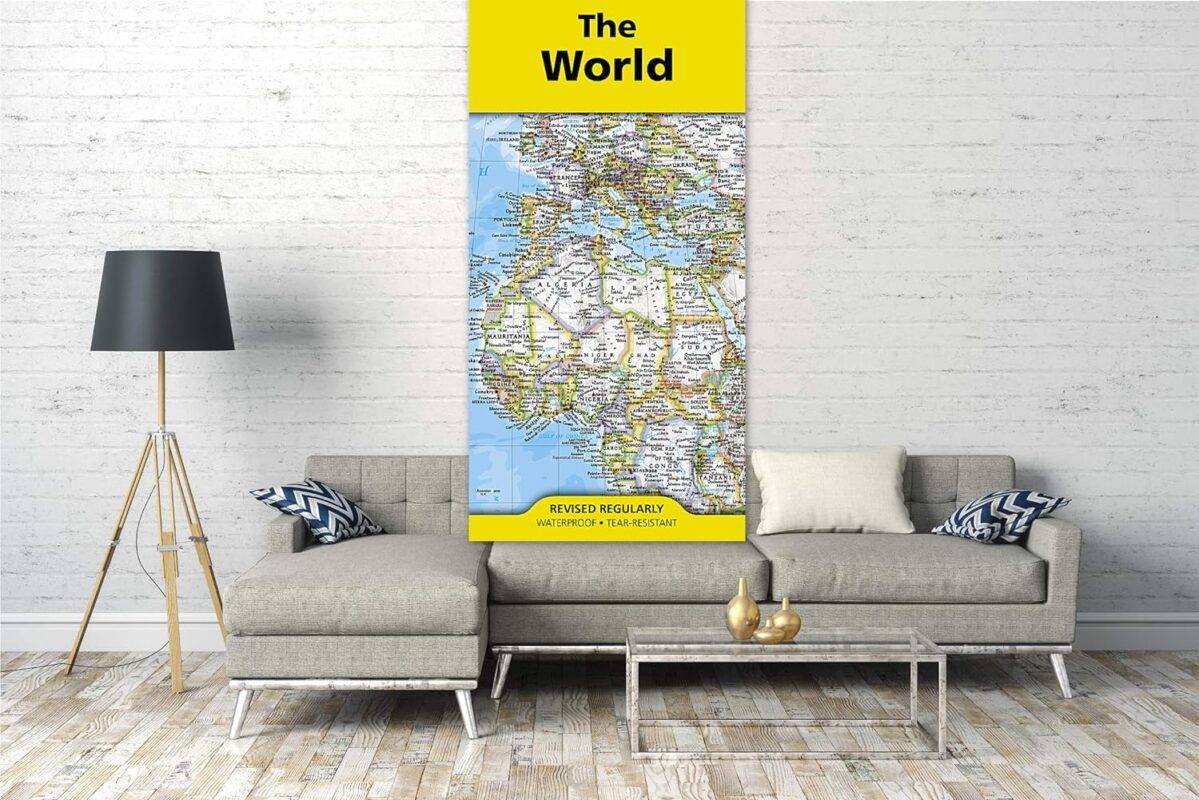 National Geographic Pasaulio žemėlapis su vėliavomis ir faktais (sulankstomas) 1:37,213,000