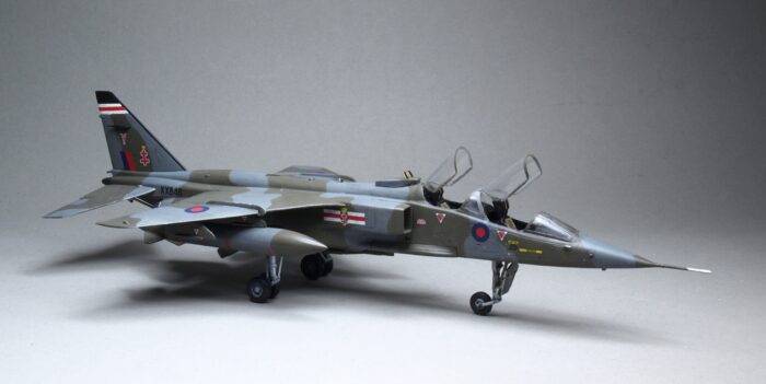 Klijuojamas plastikinis modeliukas Jaguar T.2 1/72
