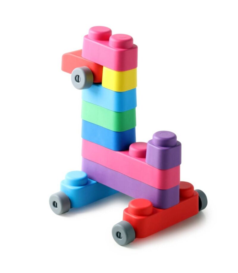 gerardou0027s-toys-pehmete-klotside-komplekt-rattad-33-tk (1) Minkštų kaladėlių rinkinys su ratukais 33